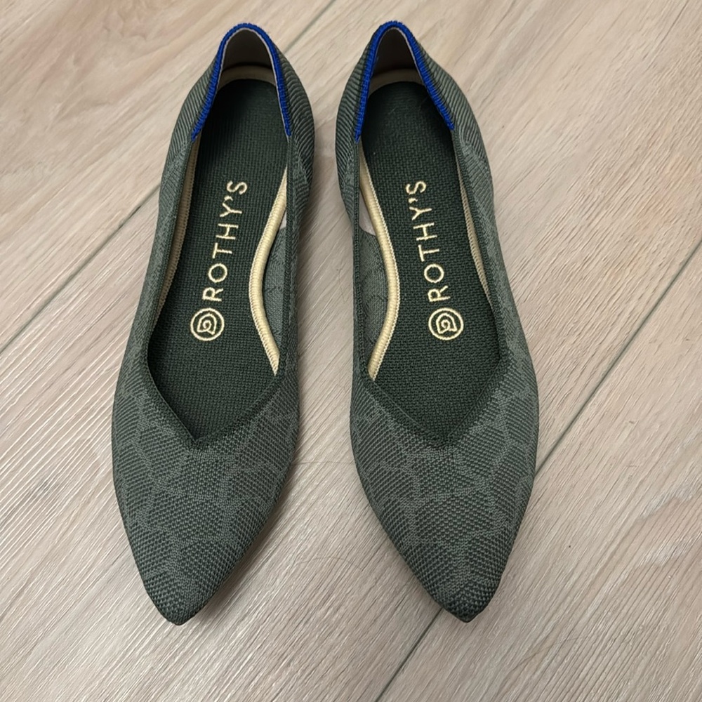 Rothy’s the Point flat, sage green, subtle animal print, size 7.5, EUC